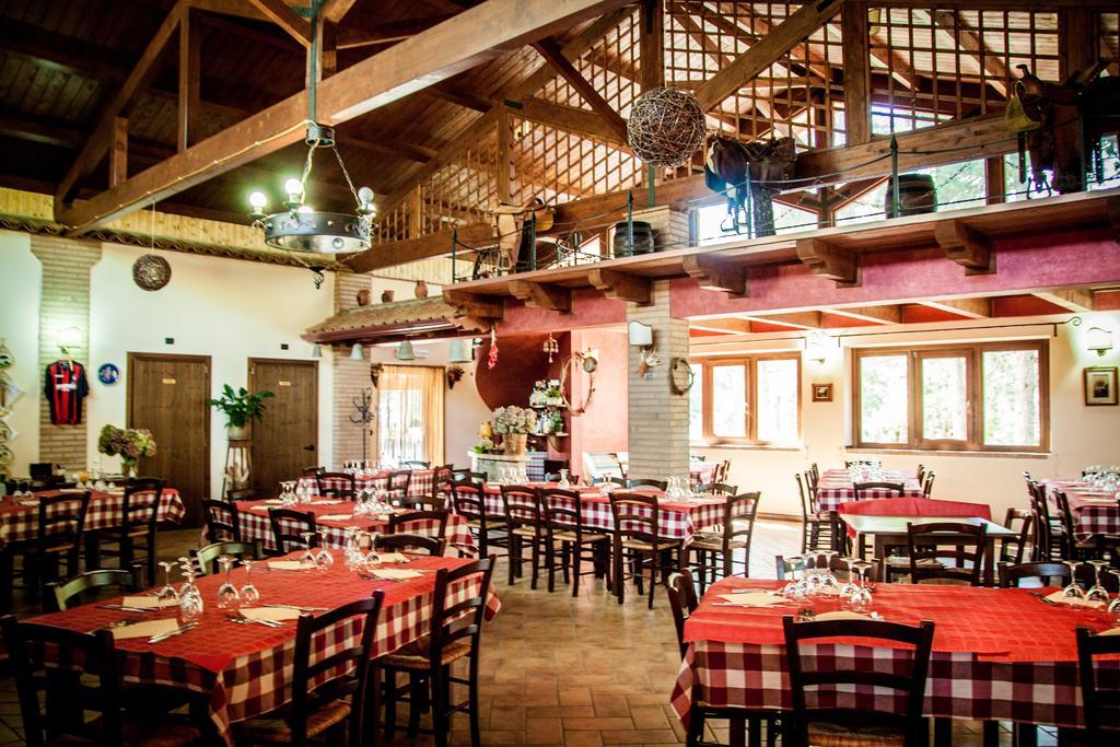 La Taverna Dei Briganti Hotel Cotronei Eksteriør billede